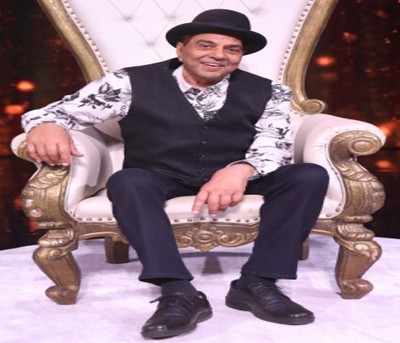 Dharmendra recalls how Dilip Kumar inspired the actor in him Dharmendra recalls how Dilip Kumar inspired the actor in him