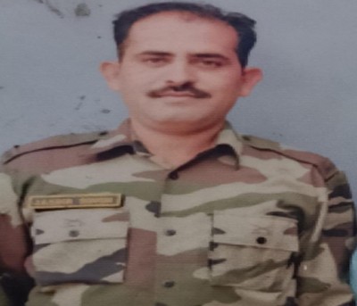 Wreath laying ceremony held for jawan who died fighting terrorists in J&K Wreath laying ceremony held for jawan who died fighting terrorists in J&K