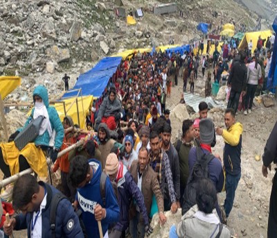 Over 5,000 pilgrims leave Jammu to perform Amarnath Yatra