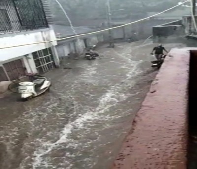 Rain Fury: Five Gujarat districts still on red alert Rain Fury: Five Gujarat districts still on red alert