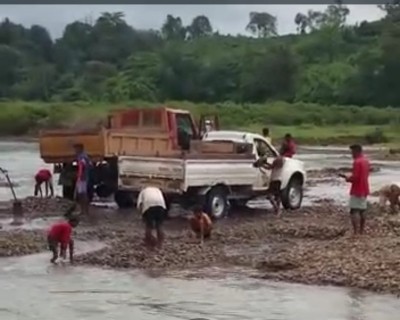 Assam: Stone mafias disturbing eco-sensitive zones near Sonachara rivulet Assam: Stone mafias disturbing eco-sensitive zones near Sonachara rivulet