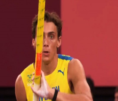 Duplantis shatters men's pole vault world record at World Athletics Duplantis shatters men's pole vault world record at World Athletics
