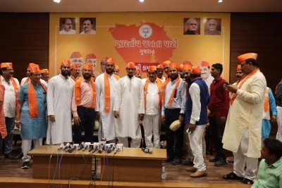 Congress leaders in Gujarat join BJP Congress leaders in Gujarat join BJP