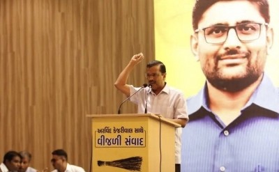 Kejriwal promises to visit Gujarat every week, raise people's issues Kejriwal promises to visit Gujarat every week, raise people's issues