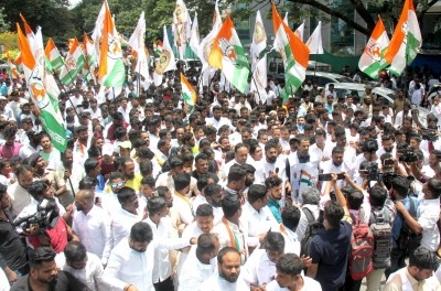 Youth Congress protests over rising LPG cylinder prices Youth Congress protests over rising LPG cylinder prices