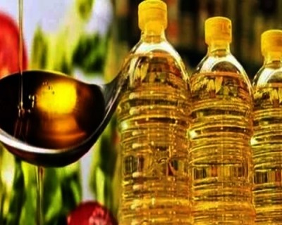 Lower price of edible oil by Rs 15, Centre tells associations Lower price of edible oil by Rs 15, Centre tells associations