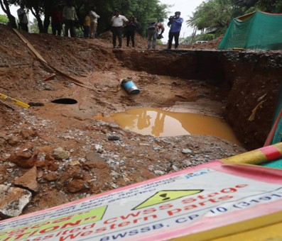 K'taka rain fury: Landslip kills 3, schoolgirl untraced