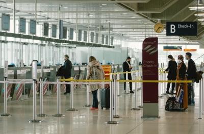 German tourists advised to ditch black suitcases, use colourful luggage to avoid airport delays German tourists advised to ditch black suitcases, use colourful luggage to avoid airport delays