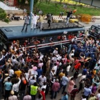 Delhi BJP protests against AAP govt's new liquor policy