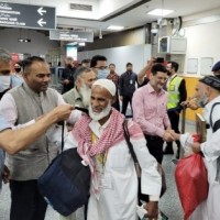 First batch of 145 pilgrims return to Srinagar after performing Haj