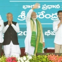 Modi invokes the spirit of freedom fighters for building new India