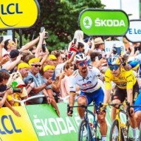 Dylan Groenewegen wins 3rd stage of Tour de France in sprint showdown