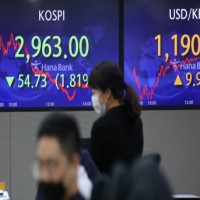 Seoul stocks dip to 20-month low on recession fears; Korean won at 13-yr low