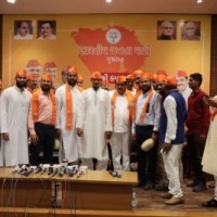 Congress leaders in Gujarat join BJP
