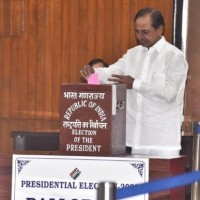 Prez poll: Barring 4, all MLAs in Telugu states cast votes