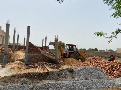 DTCP, MCG demolish illegal structures in Gurugram DTCP, MCG demolish illegal structures in Gurugram