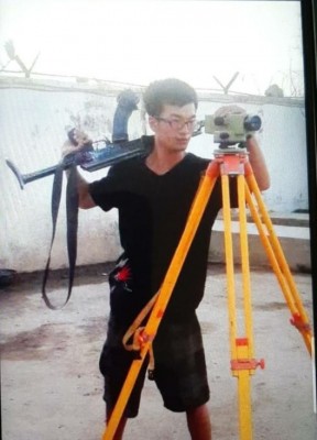 Chinese men start arming themselves at CPEC project sites in Pak Chinese men start arming themselves at CPEC project sites in Pak