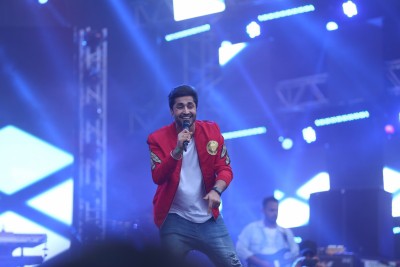 Jassi Gill joins cast of Punjabi rom-com 'Fuffad Ji' Jassi Gill joins cast of Punjabi rom-com 'Fuffad Ji'