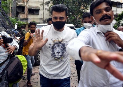 Crime Branch questions Shilpa; Kundra sent back to jail Crime Branch questions Shilpa; Kundra sent back to jail