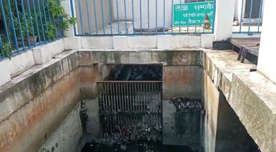 2 die after entering sewer tank in Noida to retrieve cricket ball 2 die after entering sewer tank in Noida to retrieve cricket ball