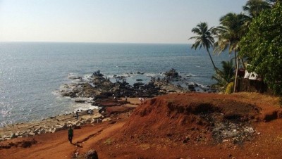 Avoid rocky cliffs, diving into seas in Goa Avoid rocky cliffs, diving into seas in Goa