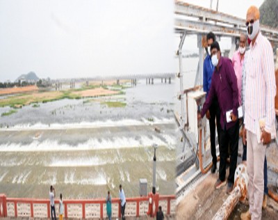Andhra asks Centre to prevail upon Telangana on Krishna waters Andhra asks Centre to prevail upon Telangana on Krishna waters