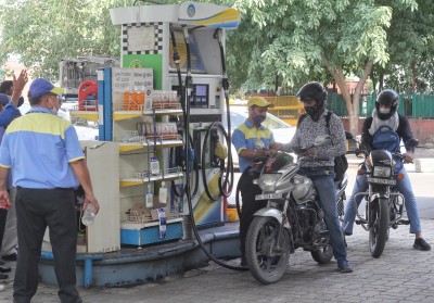Petrol price moves up further, diesel rate unchanged Petrol price moves up further, diesel rate unchanged