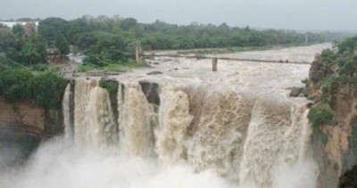 Entry to Nandi Hills, Gokak Falls in K'taka banned on weekends Entry to Nandi Hills, Gokak Falls in K'taka banned on weekends