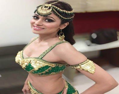 Shamita Shetty shares a dash of weekend glamour Shamita Shetty shares a dash of weekend glamour