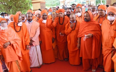 Challenge accepted, says Lingayat seer on leadership change in K'taka Challenge accepted, says Lingayat seer on leadership change in K'taka