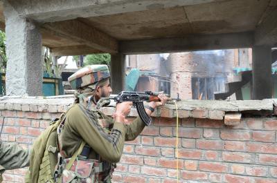 Gunfight breaks out in J&K's Pulwama Gunfight breaks out in J&K's Pulwama