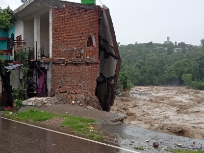 Heavy rain lashes Dharamsala, causes flash flood-like situation Heavy rain lashes Dharamsala, causes flash flood-like situation