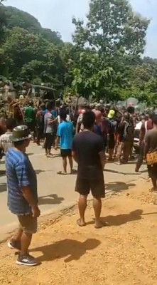 Assam-Mizoram border row turns violent, CMs seek Centre's intervention Assam-Mizoram border row turns violent, CMs seek Centre's intervention