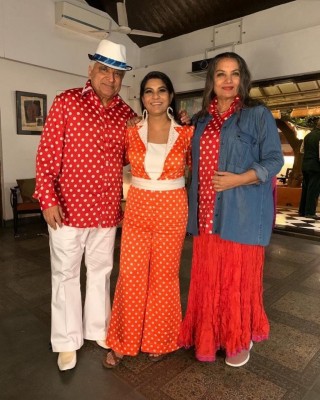 When Shabana Azmi and Javed Akhtar went twinning in red polka dots When Shabana Azmi and Javed Akhtar went twinning in red polka dots