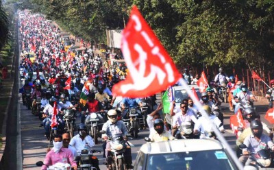 Employees intensify stir against Vizag Steel Plant privatisation Employees intensify stir against Vizag Steel Plant privatisation