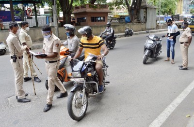 Extortion case: Complaint lodged against 4 cops in K'taka Extortion case: Complaint lodged against 4 cops in K'taka