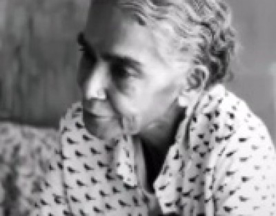 Ayushmann Khurrana pays tribute to 'Badhaai Ho' co-actor Surekha Sikri Ayushmann Khurrana pays tribute to 'Badhaai Ho' co-actor Surekha Sikri