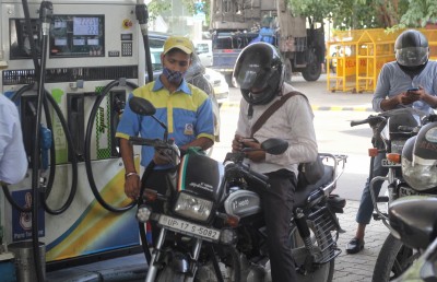 Fuel consumers get relief, no revision in petrol, diesel prices Fuel consumers get relief, no revision in petrol, diesel prices