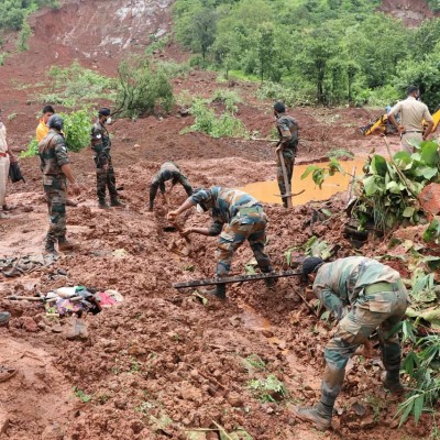 Armed forces increase deployment for relief ops in Maha, K'taka, Goa