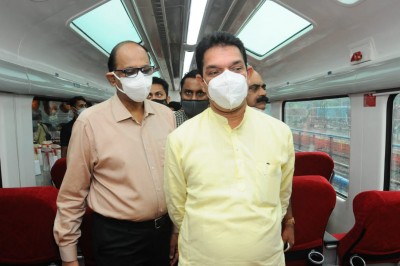Vistadome coaches an instant hit in K'taka Vistadome coaches an instant hit in K'taka