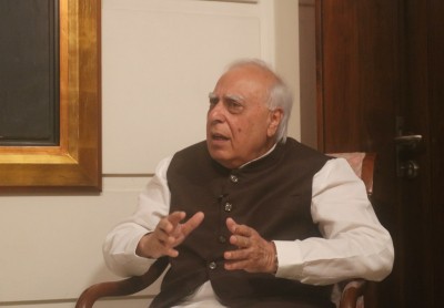 Snooping phones of CMs, politicos, judges threat to national security: Sibal Snooping phones of CMs, politicos, judges threat to national security: Sibal