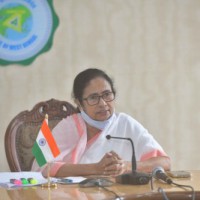 Mamata meets Kamal Nath in Delhi, discusses political situation in country
