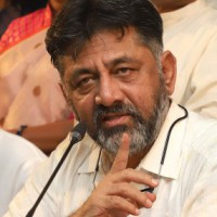 Lingayat MLAs ready to join Congress, claims Shivakumar
