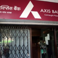 Axis Bank's Q1FY22 YoY net profit rises 94%