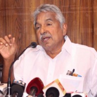 Oommen Chandy to meet Rahul Gandhi for revamping Cong in Andhra