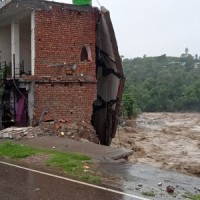 Heavy rain lashes Dharamsala, causes flash flood-like situation