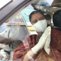 Sasikala visits ailing AIADMK leader Madhusudhanan in hospital