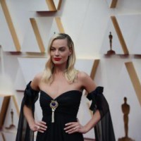 Margot Robbie didn't know Zack Snyder killed off Harley Quinn