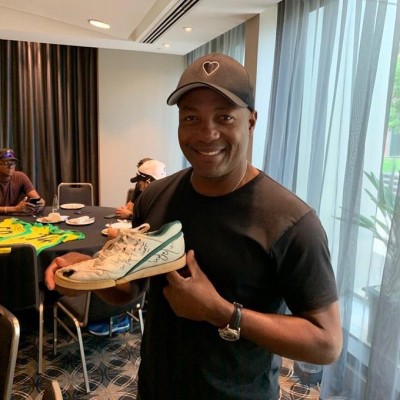 When Lara dug out his Akram-punctured 1992 WC shoe for charity When Lara dug out his Akram-punctured 1992 WC shoe for charity