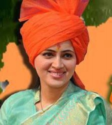 'Fraudulent': Bombay HC cancels MP Navneet Kaur-Rana's caste certificate 'Fraudulent': Bombay HC cancels MP Navneet Kaur-Rana's caste certificate